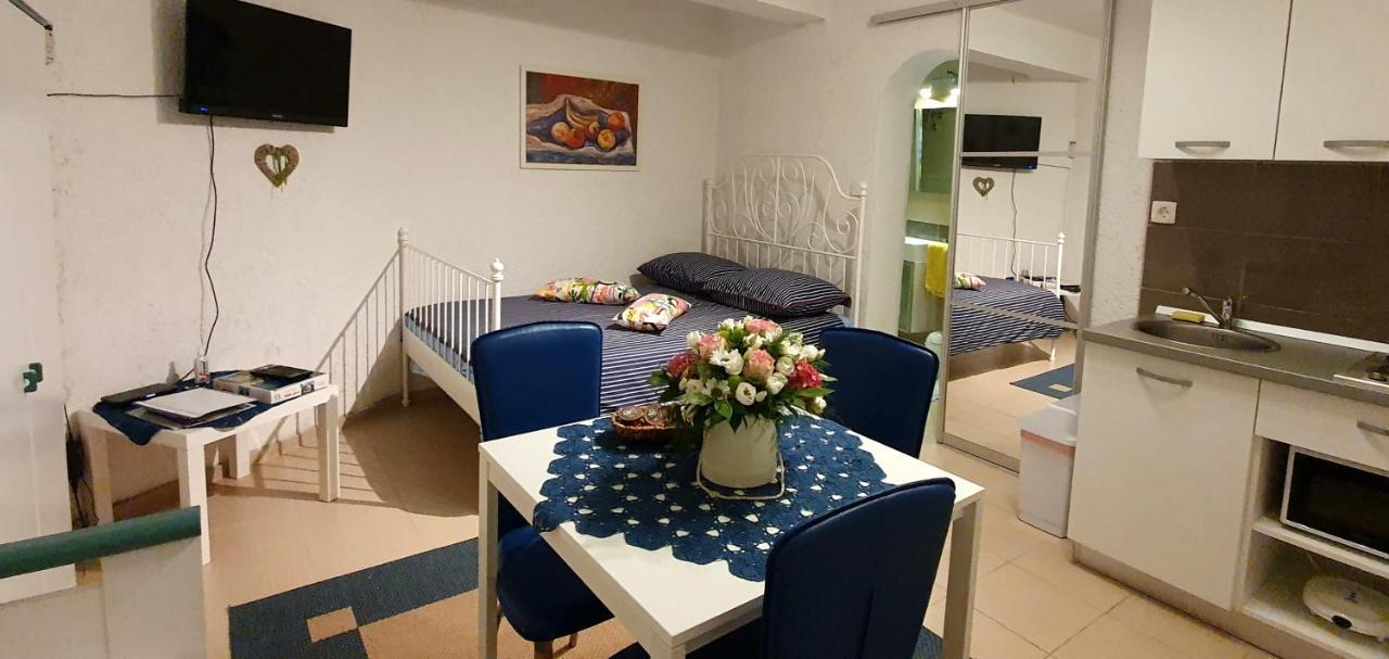 Apartments Dora Crikvenica Zewnętrze zdjęcie